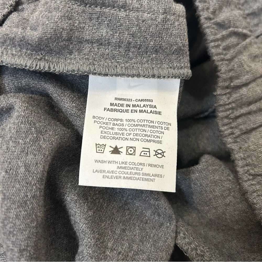 Nike Men's Shorts Standard Fit at Knee high in Gray Size S